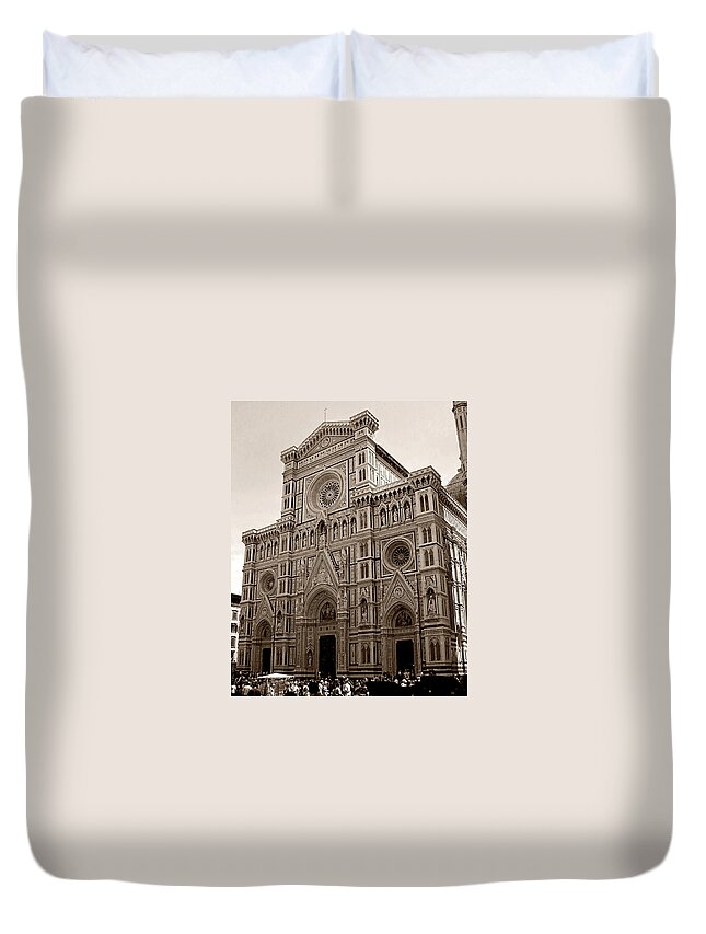 Architecture Duvet Cover featuring the photograph Il Duomo di Firenze by Steven Myers