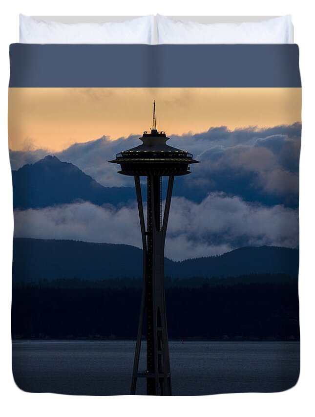 Seattle Duvet Cover featuring the photograph Dynamic Seattle Sunset by Matt McDonald