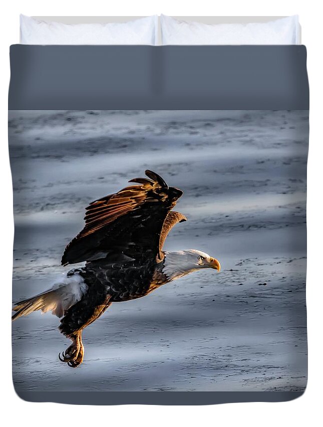 Evening Prayer Duvet Cover featuring the photograph Eagle Vesper by Ray Congrove