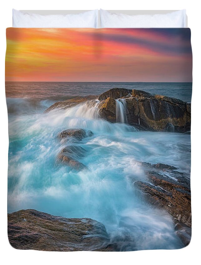 Waves Duvet Cover featuring the photograph East Coast Light Flow by Darren White