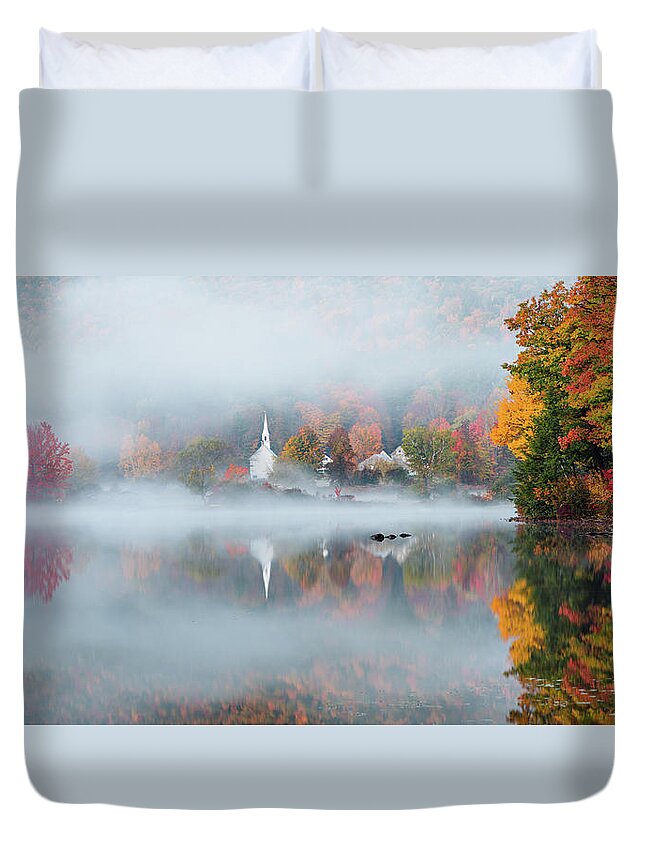Crystal Lake Duvet Cover featuring the photograph Eaton, NH by Robert Clifford