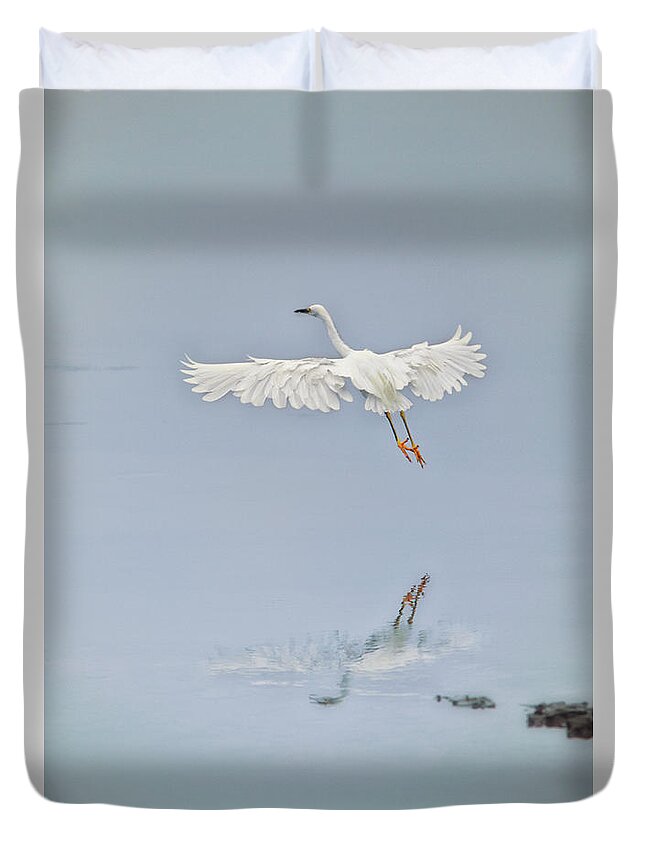 Egret Duvet Cover featuring the photograph Egret Takes Flight by Susan Gary