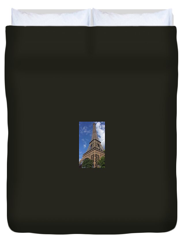 Paris Duvet Cover featuring the photograph Eiffel Tower by Matthew Mairs