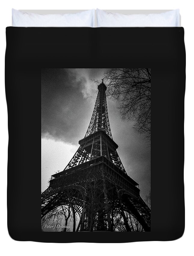 Paris Duvet Cover featuring the photograph Eiffel Tower by Peter J DeJesus