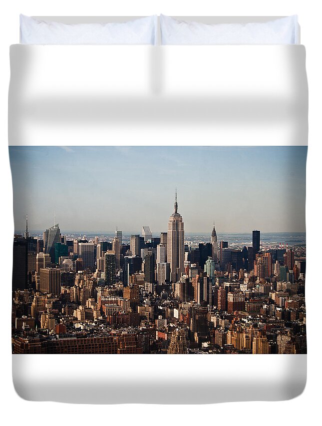 Nyc Duvet Cover featuring the photograph Empire State of Mind by Robert J Caputo