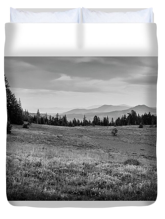 Crater Lake Duvet Cover featuring the photograph End Of Day in B W by Frank Wilson