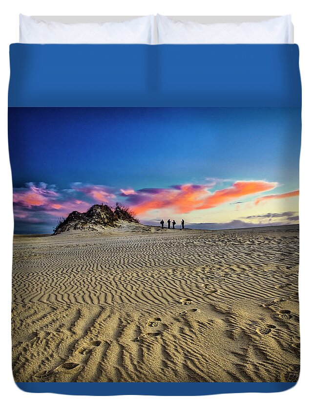 Landscapes Duvet Cover featuring the photograph End of the Day by Donald Brown