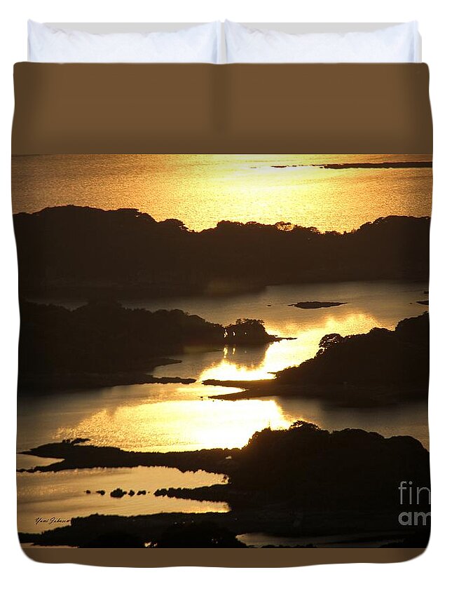 Sunset Duvet Cover featuring the photograph Ending of the day 3 by Yumi Johnson