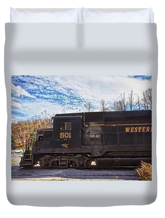 Train Duvet Cover featuring the photograph Engine 501 by Chris Montcalmo