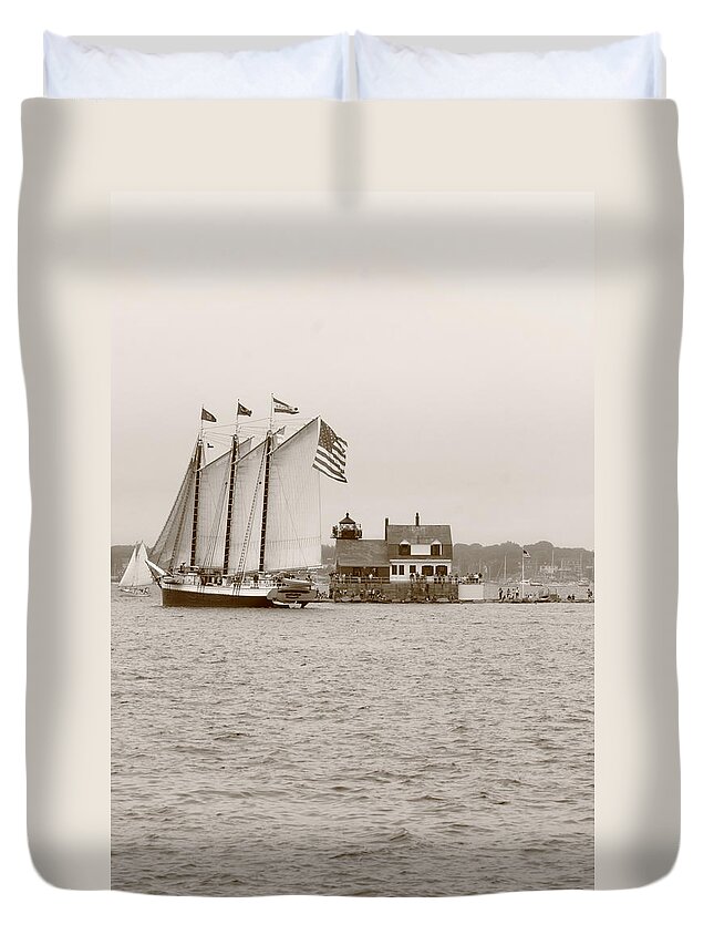 Seascape Duvet Cover featuring the photograph Entering Rockland Harbor by Doug Mills