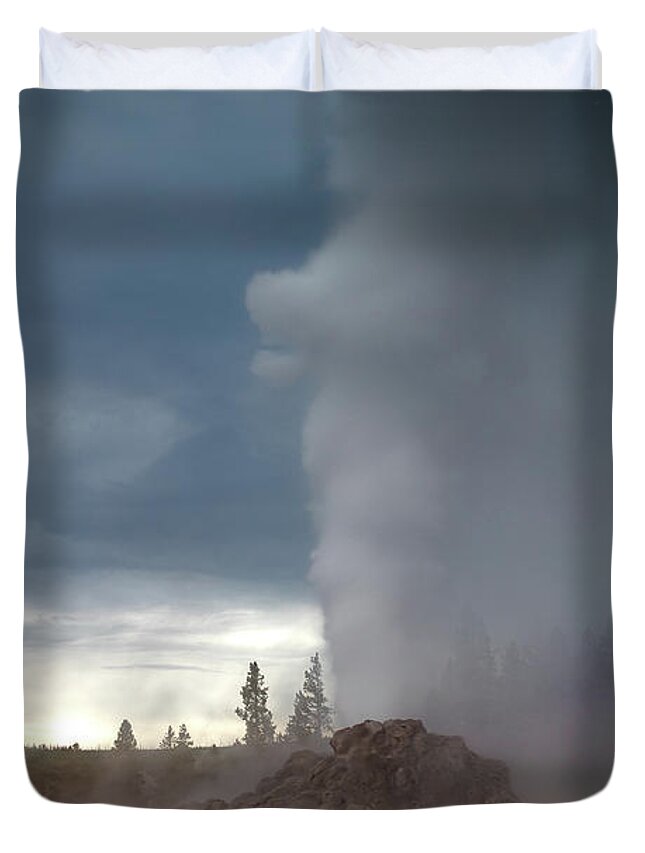 Amaizing Duvet Cover featuring the photograph Eruption by Edgars Erglis