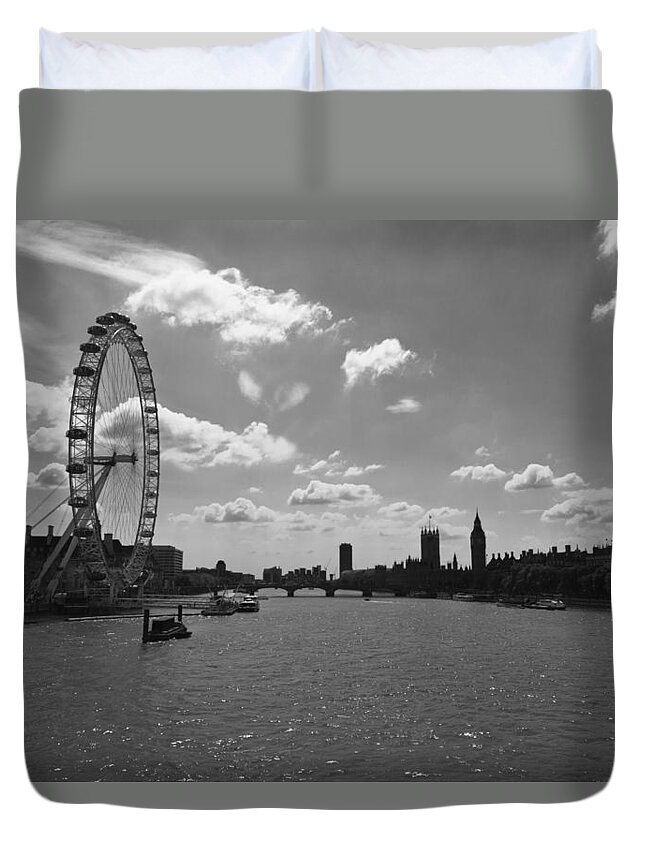 London Eye Duvet Cover featuring the photograph Eye and Parliament by Maj Seda