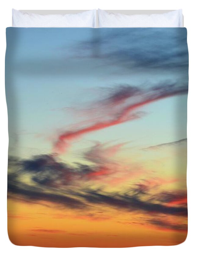 Cirrus Clouds Duvet Cover featuring the digital art Fading Pink Reflection by Lyle Crump