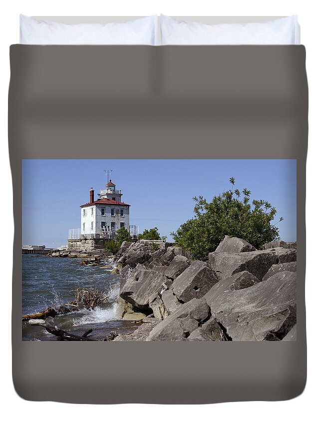 Ohio Duvet Cover featuring the photograph Fairport Harbor Lighthouse by Ann Bridges