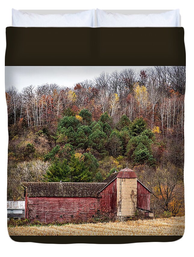 Old Barn Duvet Cover featuring the photograph Fall on the Farm by Paul Freidlund