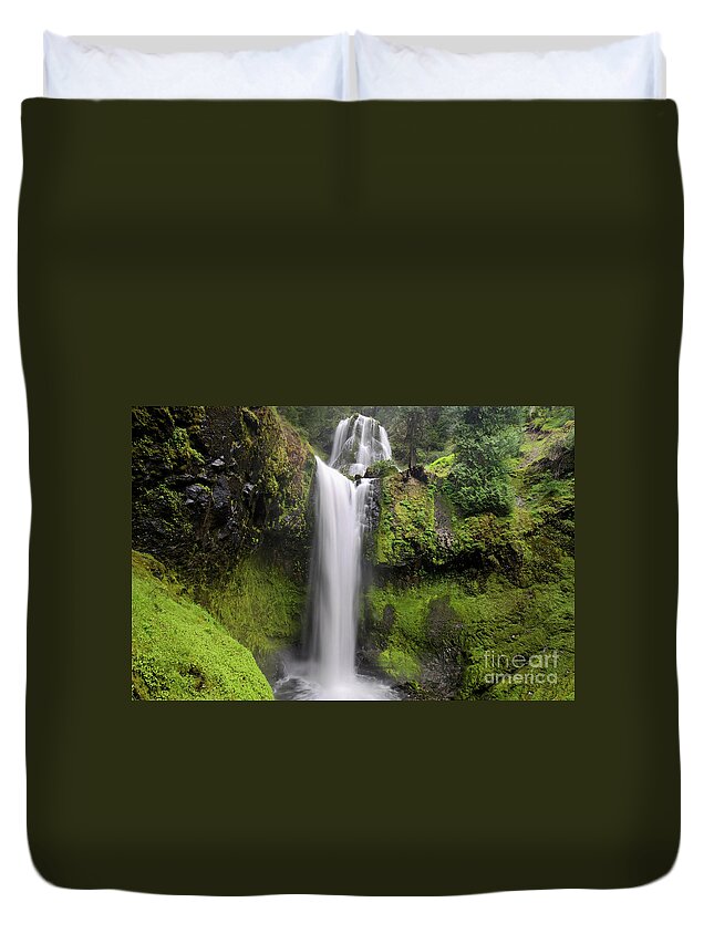  Washington State Duvet Cover featuring the photograph Falls Creek Falls in Washington by Bruce Block