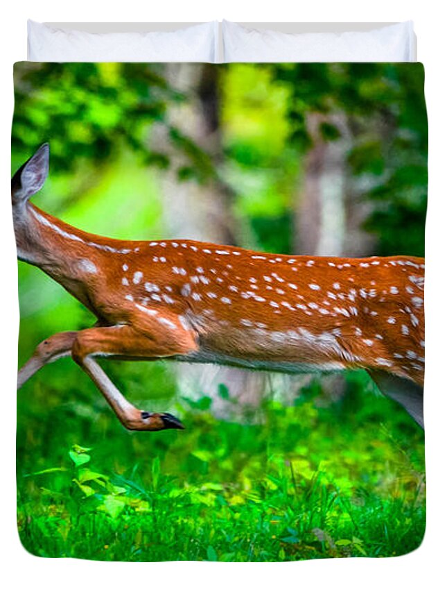  Duvet Cover featuring the photograph Fast Fawn 2 by Brian Stevens