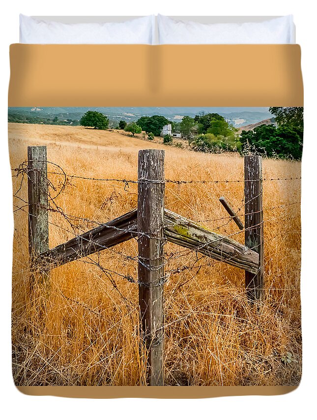 Fences Duvet Cover featuring the photograph Fenced In by Derek Dean