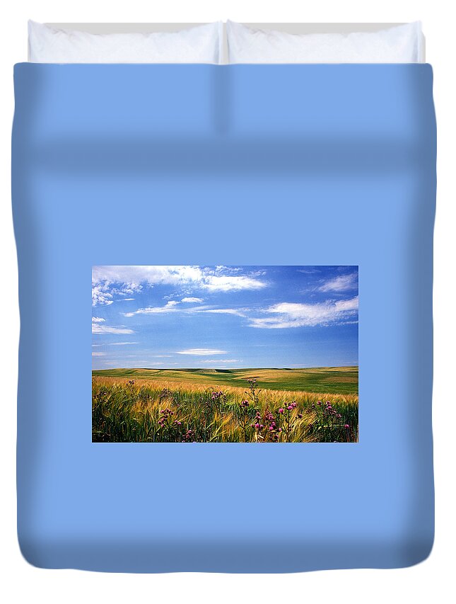 Landscapes Duvet Cover featuring the photograph Field of Dreams by Kathy Yates
