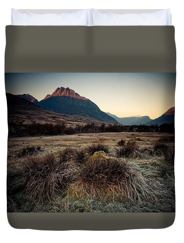 Wales Duvet Cover featuring the photograph First Light, Ogwen Valley by Peter OReilly