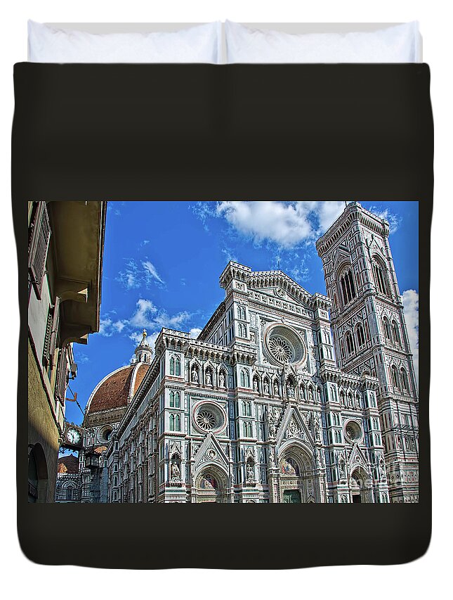 Cattedrale Di Santa Maria Del Fiore Duvet Cover featuring the photograph Florence the Dome by Maria Rabinky