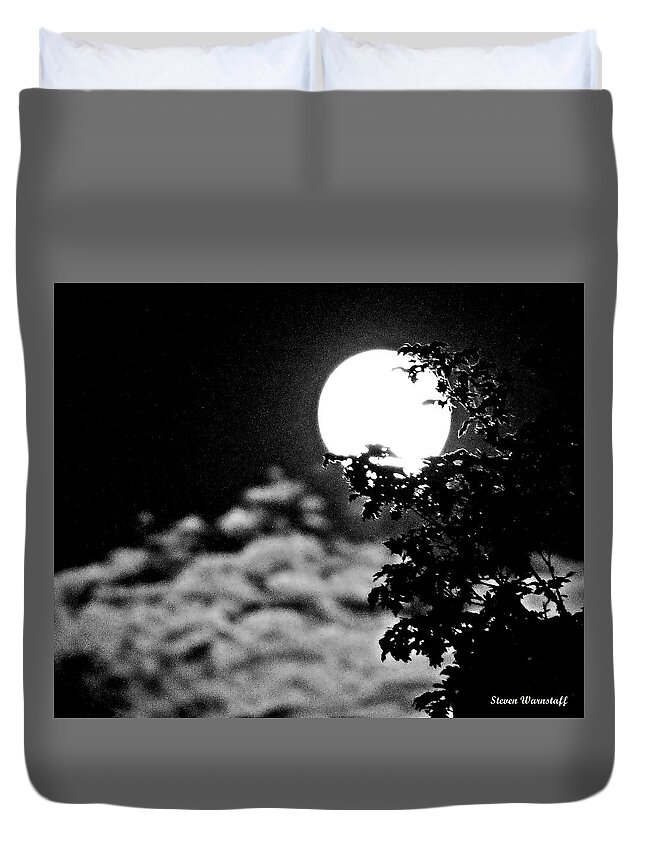 Moon Duvet Cover featuring the photograph Framed by Steve Warnstaff