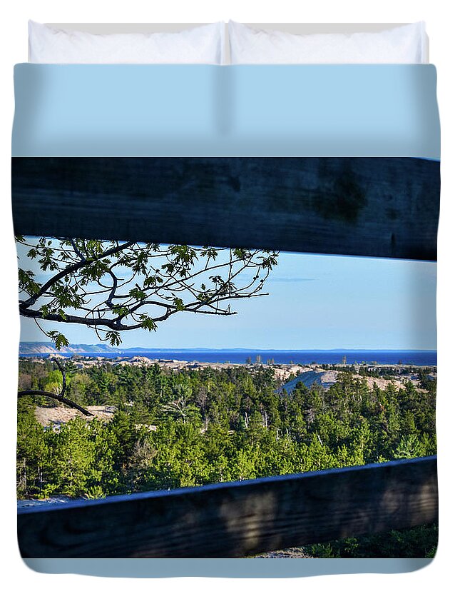 Landscape Duvet Cover featuring the photograph Framed View by Lester Plank
