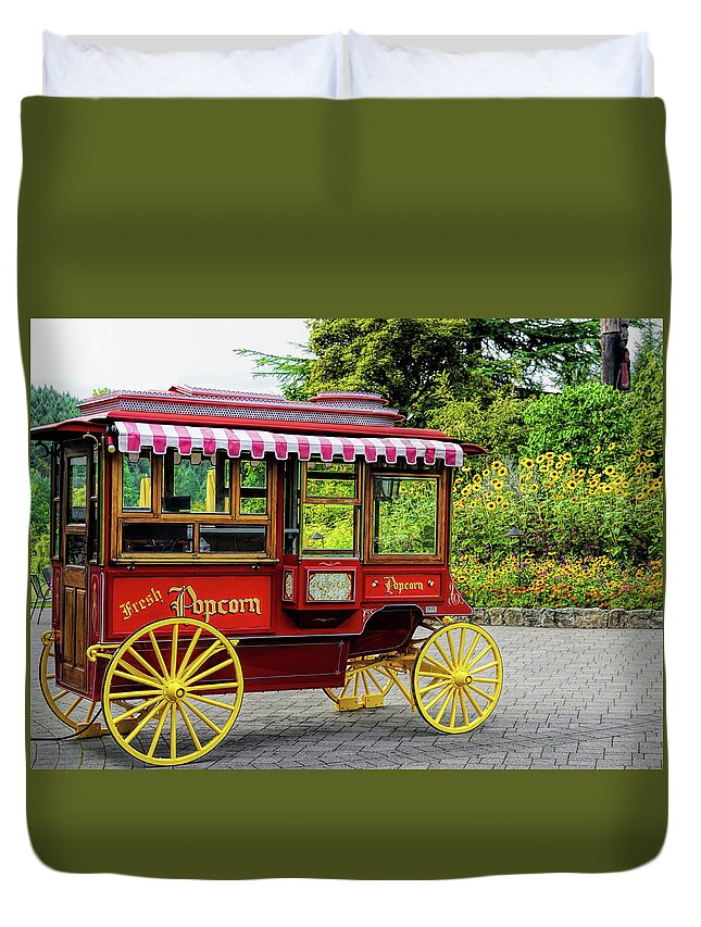 Canada Duvet Cover featuring the photograph Fresh Popcorn at Butchart by Michael Hope