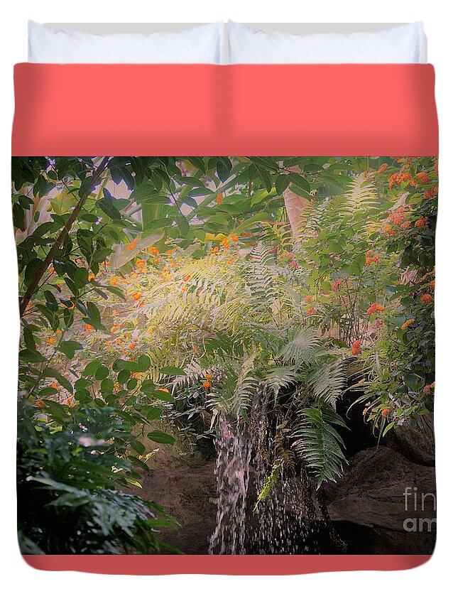 Gardens Duvet Cover featuring the photograph Garden beauty1 by Merle Grenz