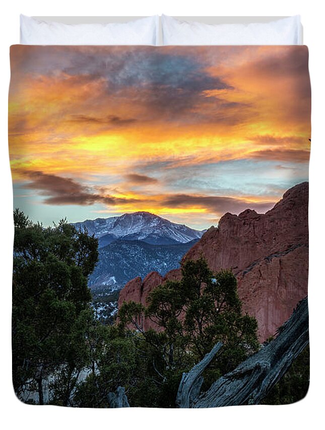 Garden Of The Gods Duvet Cover featuring the photograph Garden of the Gods framed in the Twisted Tree by David Soldano