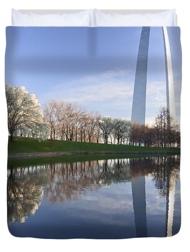 Gateway Arch Duvet Cover featuring the photograph Gateway Arch and reflection by Sven Brogren