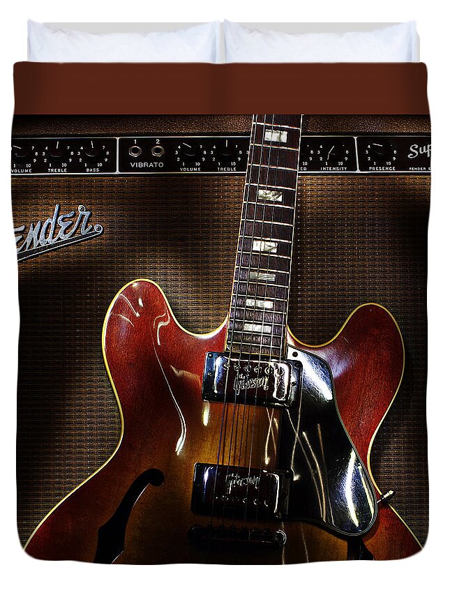 Gibson Duvet Cover featuring the digital art Gibson 335 by Jim Mathis