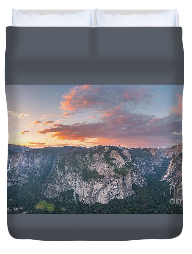 Yosemite Valley Duvet Cover featuring the photograph Glacier Point Sunset by Michael Ver Sprill