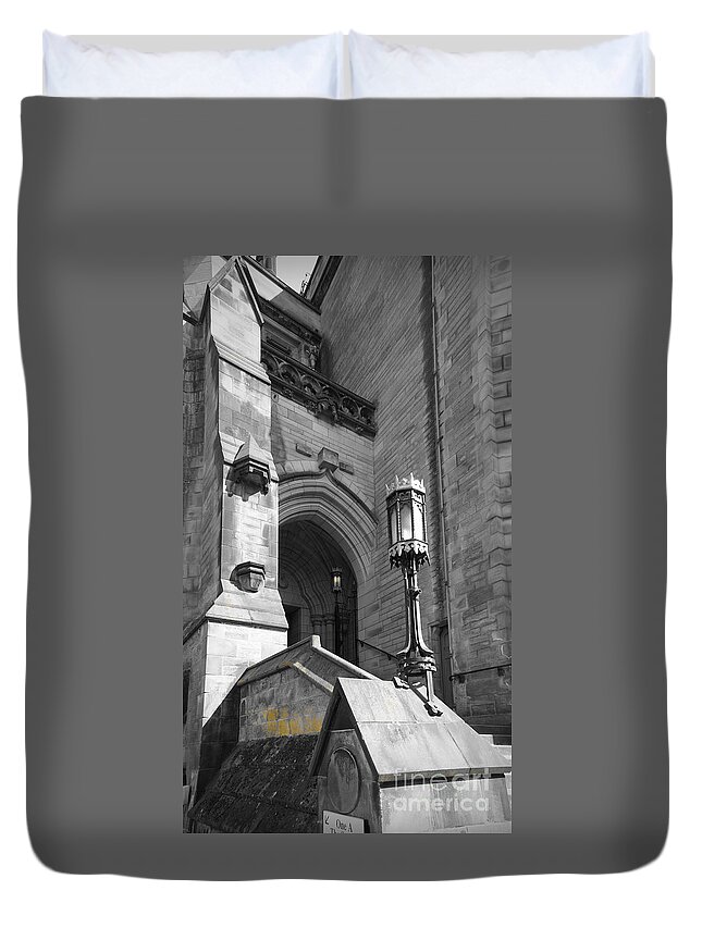 Lamppost Duvet Cover featuring the photograph Glasgow University. Lamppost at entrance. by Elena Perelman
