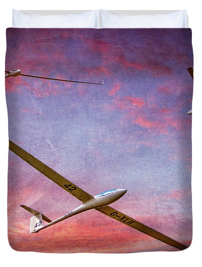 Glider Duvet Cover featuring the photograph Gliders Over The Devil's Dyke At Sunset by Chris Lord