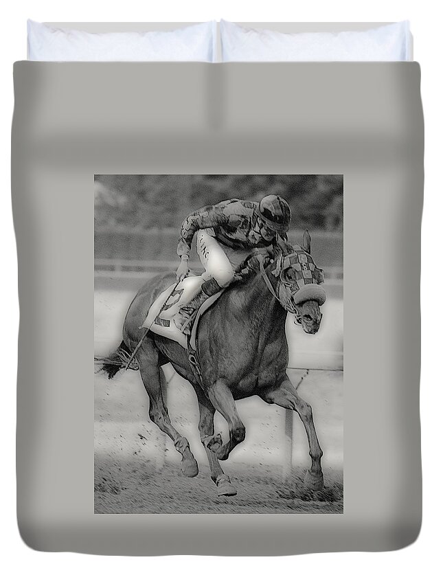 Horse Duvet Cover featuring the photograph Going For The Win by Lori Seaman