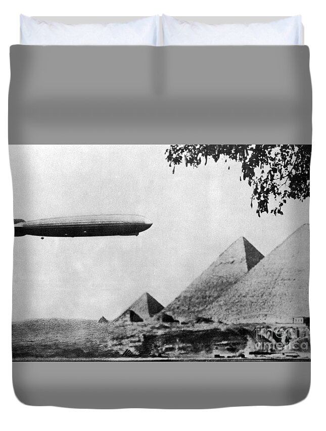Technology Duvet Cover featuring the photograph Graf Zeppelin Over Giza Pyramids 1931 by Science Source