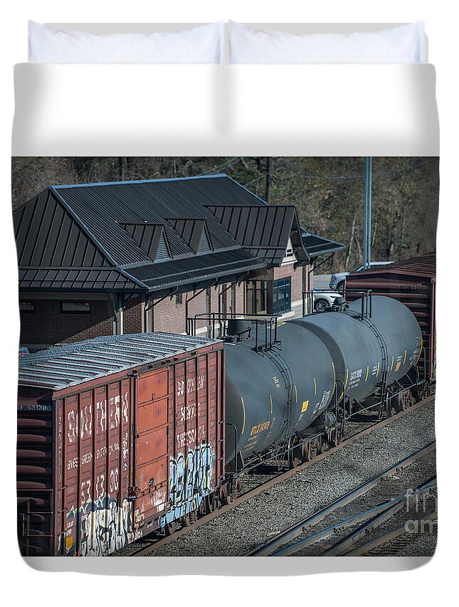 Train Duvet Cover featuring the photograph Graffiti by Dale Powell