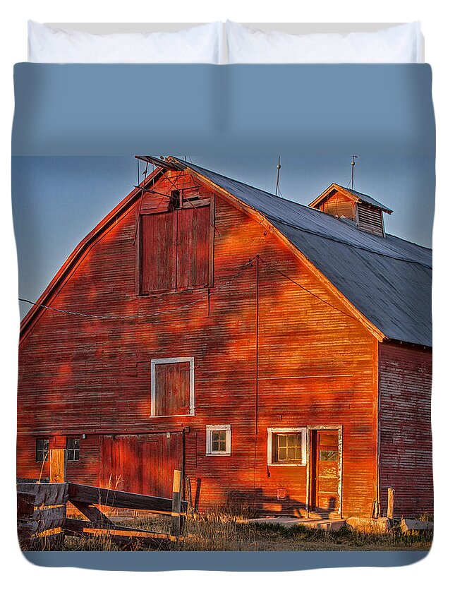 Barn Duvet Cover featuring the photograph Grand Old Barn by Alana Thrower