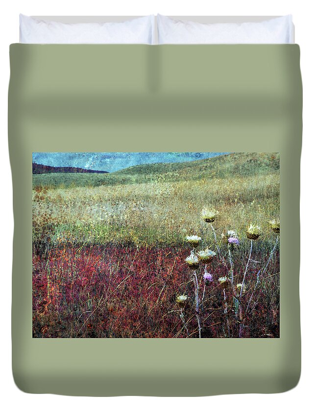 Grass Lands Duvet Cover featuring the photograph Grasslands - Autumn by Ed Hall