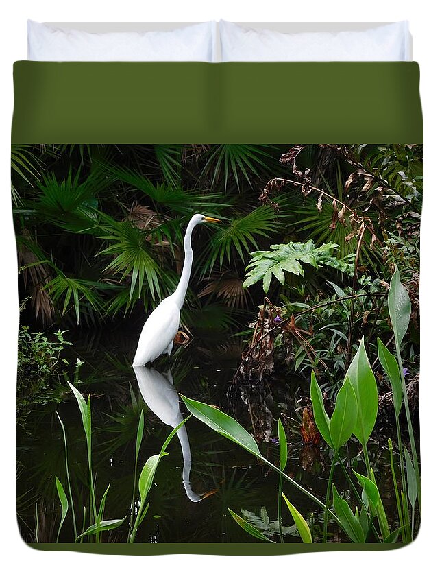 Great Egret Duvet Cover featuring the photograph Great Egret in Pond by Melinda Saminski
