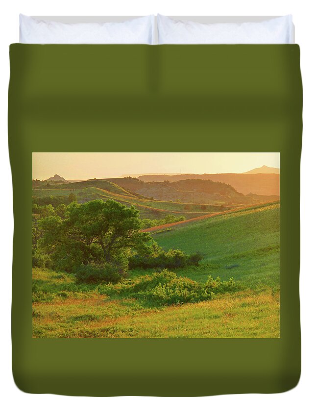 North Dakota Duvet Cover featuring the photograph Green Dakota Dream by Cris Fulton