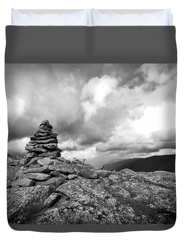 Mount Washington Nh Duvet Cover featuring the photograph Guide in the Clouds by Michael Hubley