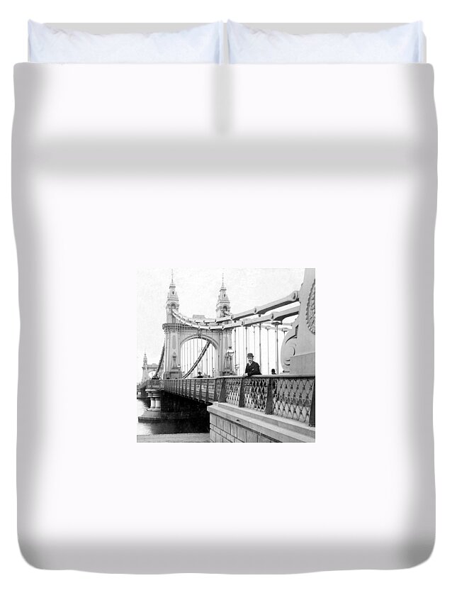 London Duvet Cover featuring the photograph Hammersmith Bridge in London - England - c 1896 by International Images