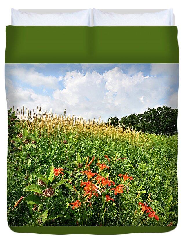 Black Eyed Susan Duvet Cover featuring the photograph Happy Valley by Ray Mathis