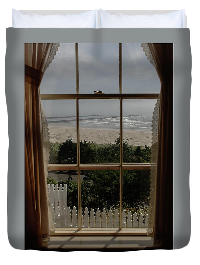 Lighthouse Duvet Cover featuring the photograph Harbor Entrance by David Shuler