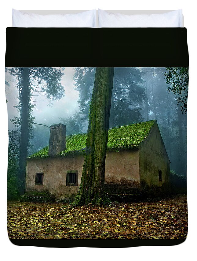 Jorgemaiaphotographer Duvet Cover featuring the photograph Haunted house by Jorge Maia