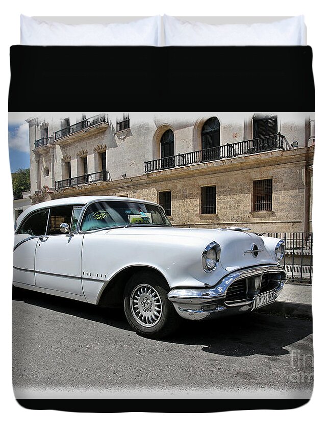 Havana Duvet Cover featuring the photograph Havana vintage 7 by Tom Griffithe