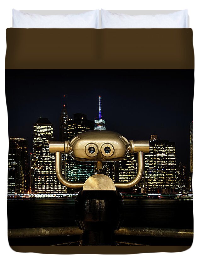 New York City Duvet Cover featuring the photograph Have a Look by Raf Winterpacht