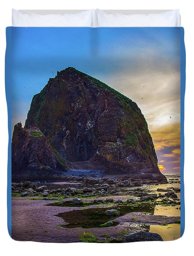 Oregon Duvet Cover featuring the photograph Haystack Rock - low tide by David Lee